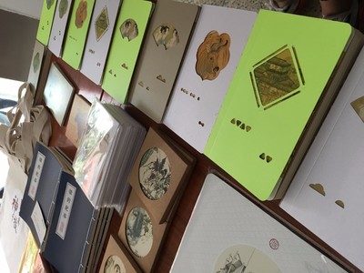 快訊 | 文化搭臺,校企攜手,中國歷代書畫精品公益巡展(莫愁中專站)盛大開幕,相關文創衍生品同步亮相